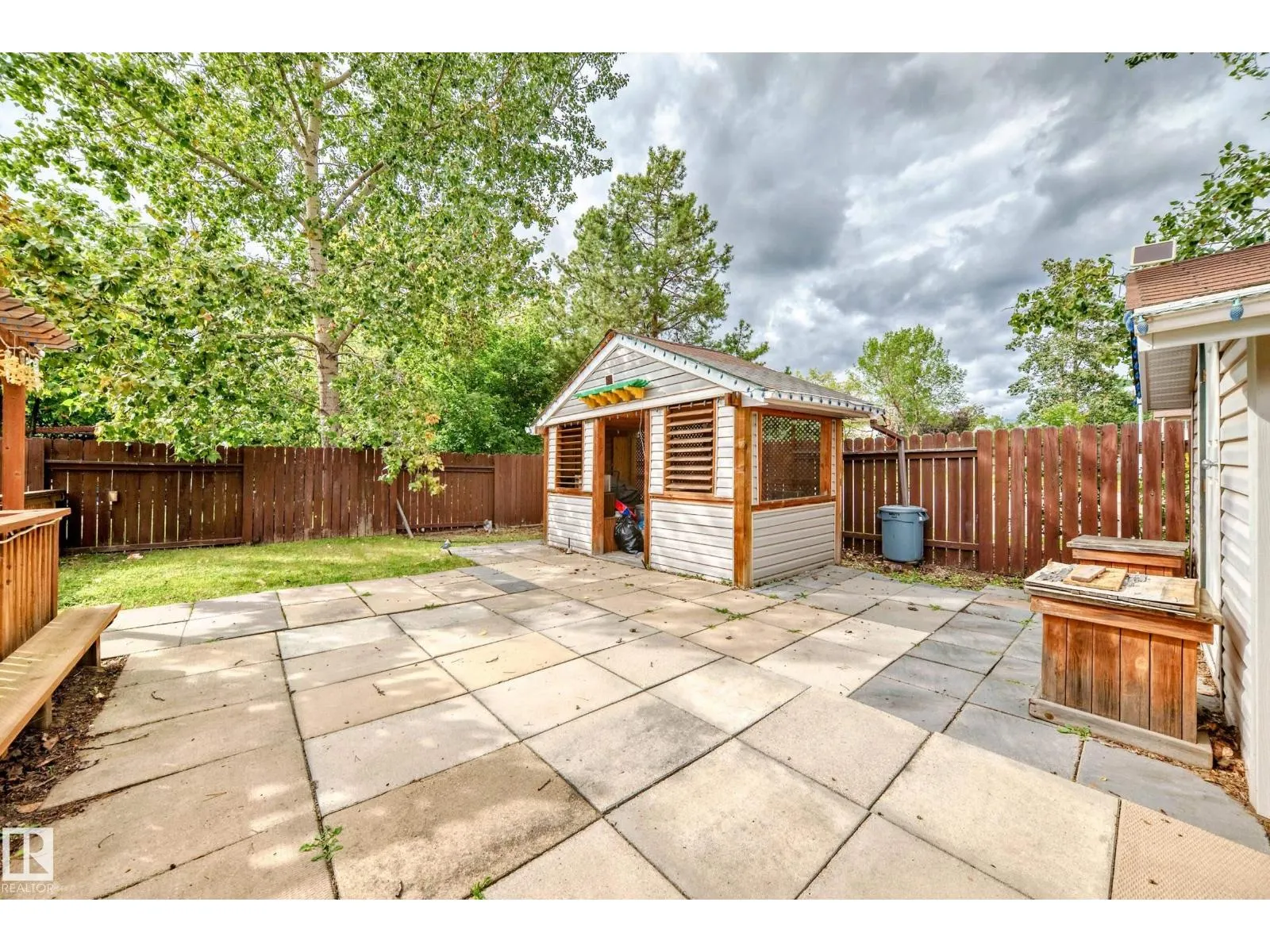 3548 33 AV NW