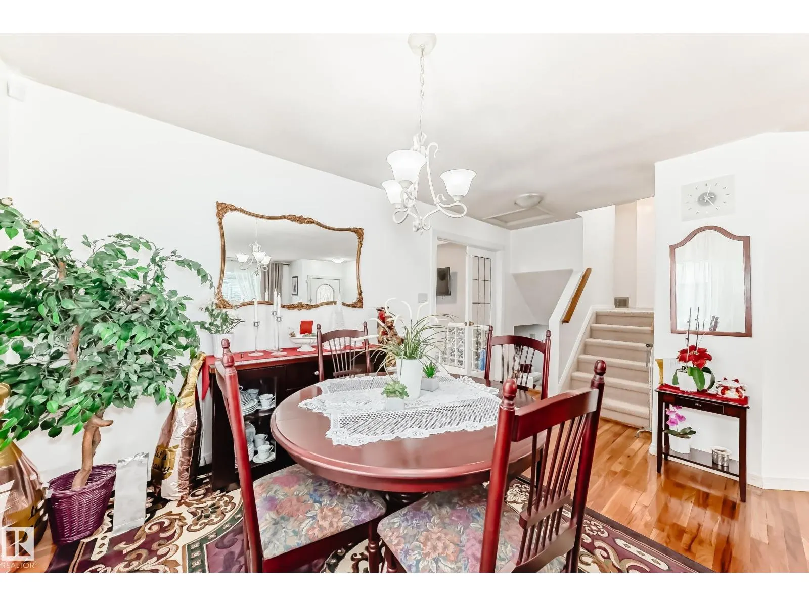 3548 33 AV NW