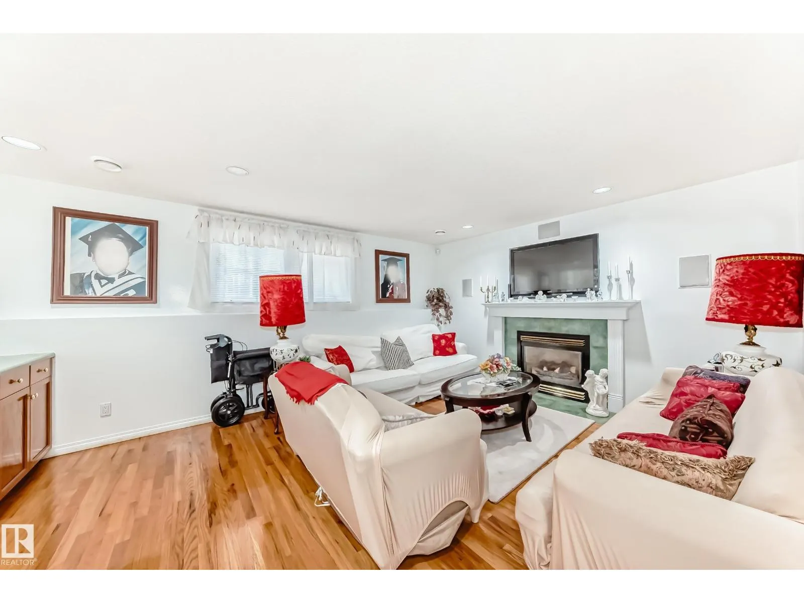 3548 33 AV NW