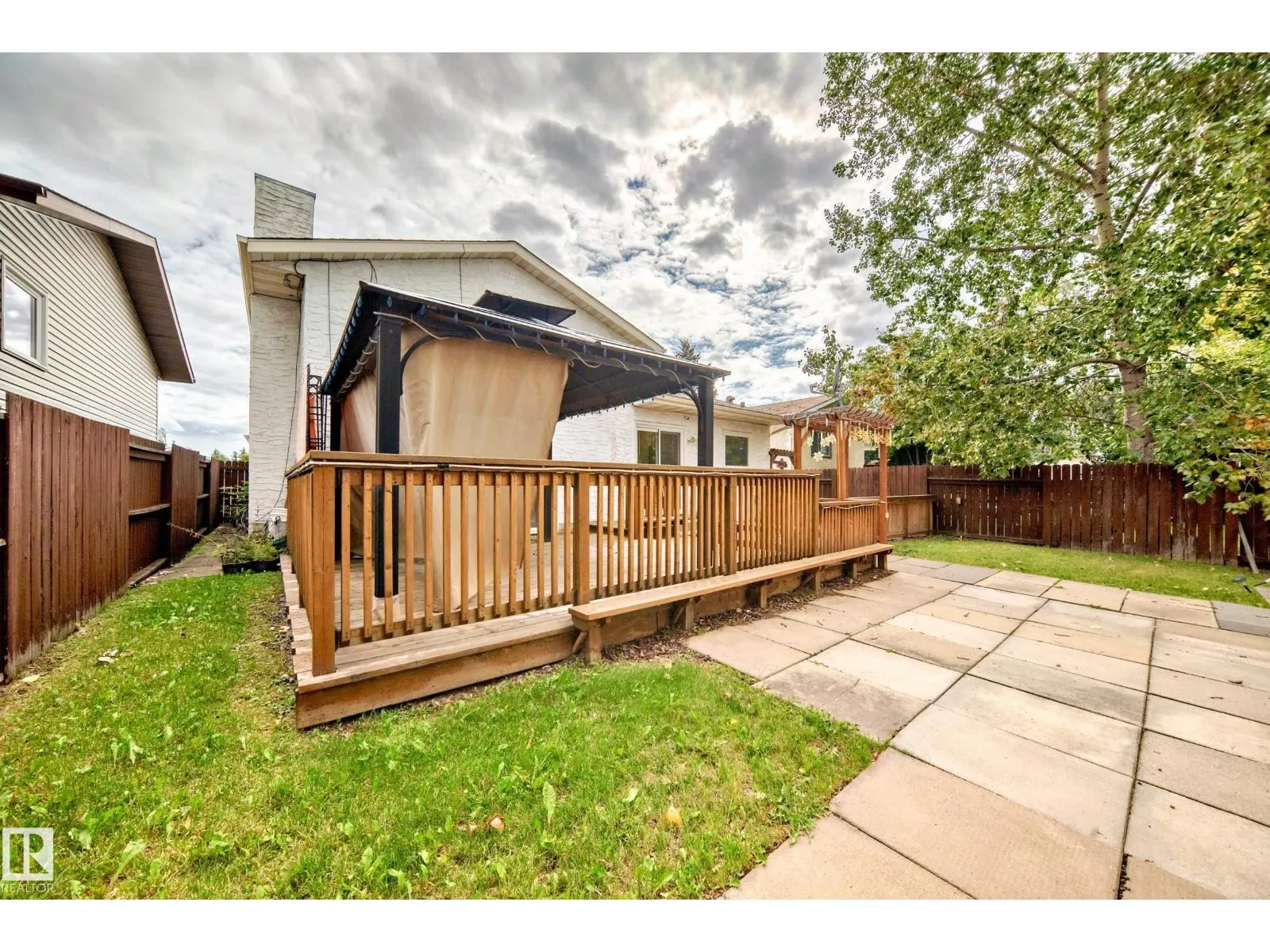 3548 33 AV NW