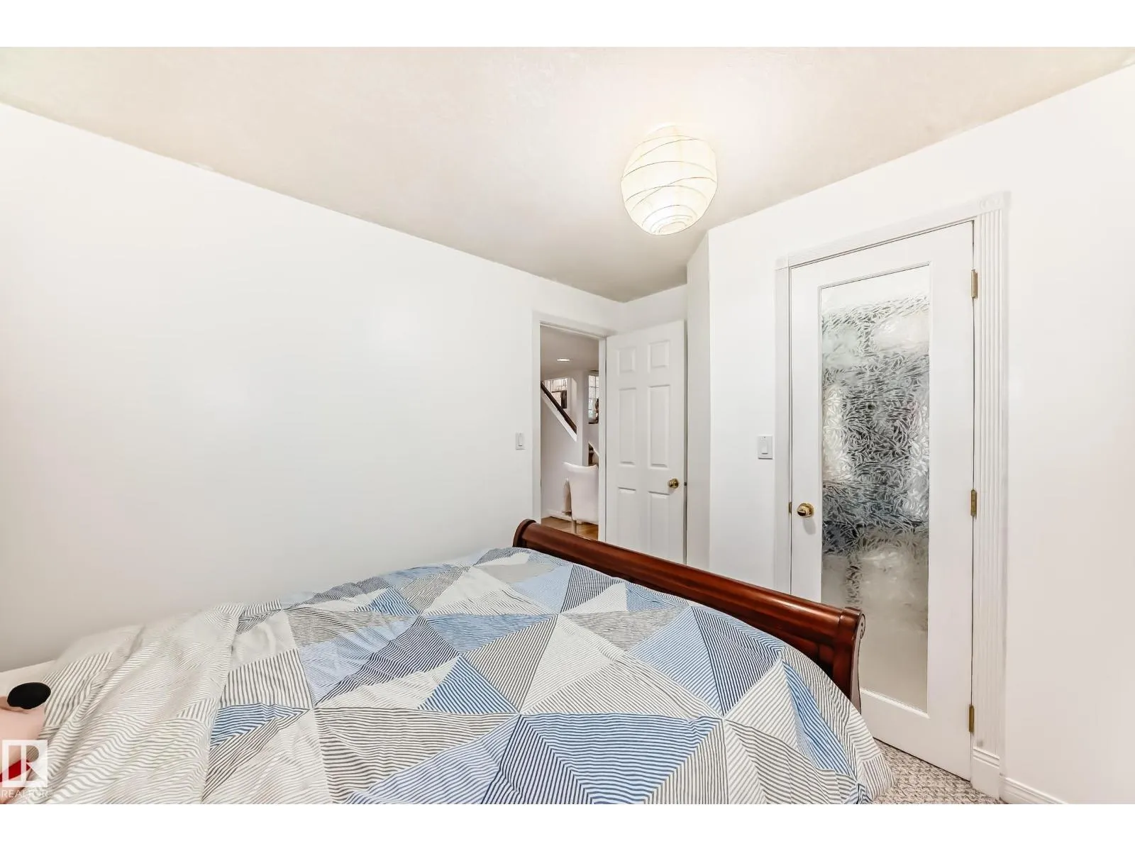3548 33 AV NW