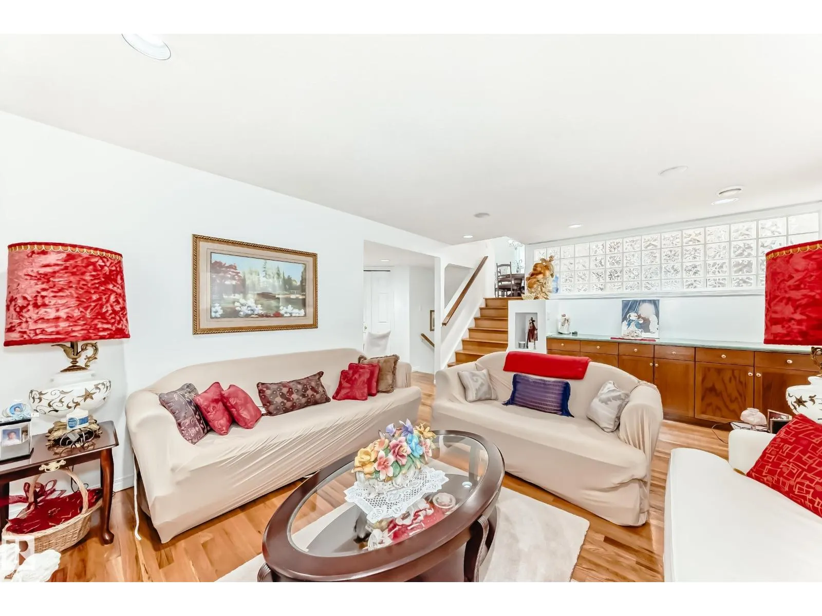 3548 33 AV NW