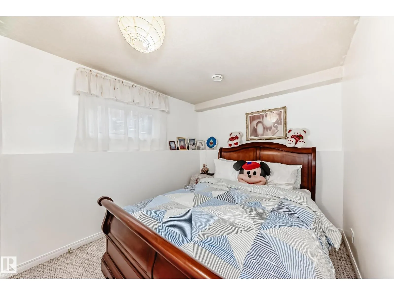 3548 33 AV NW