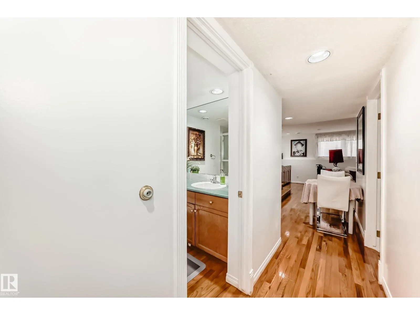 3548 33 AV NW
