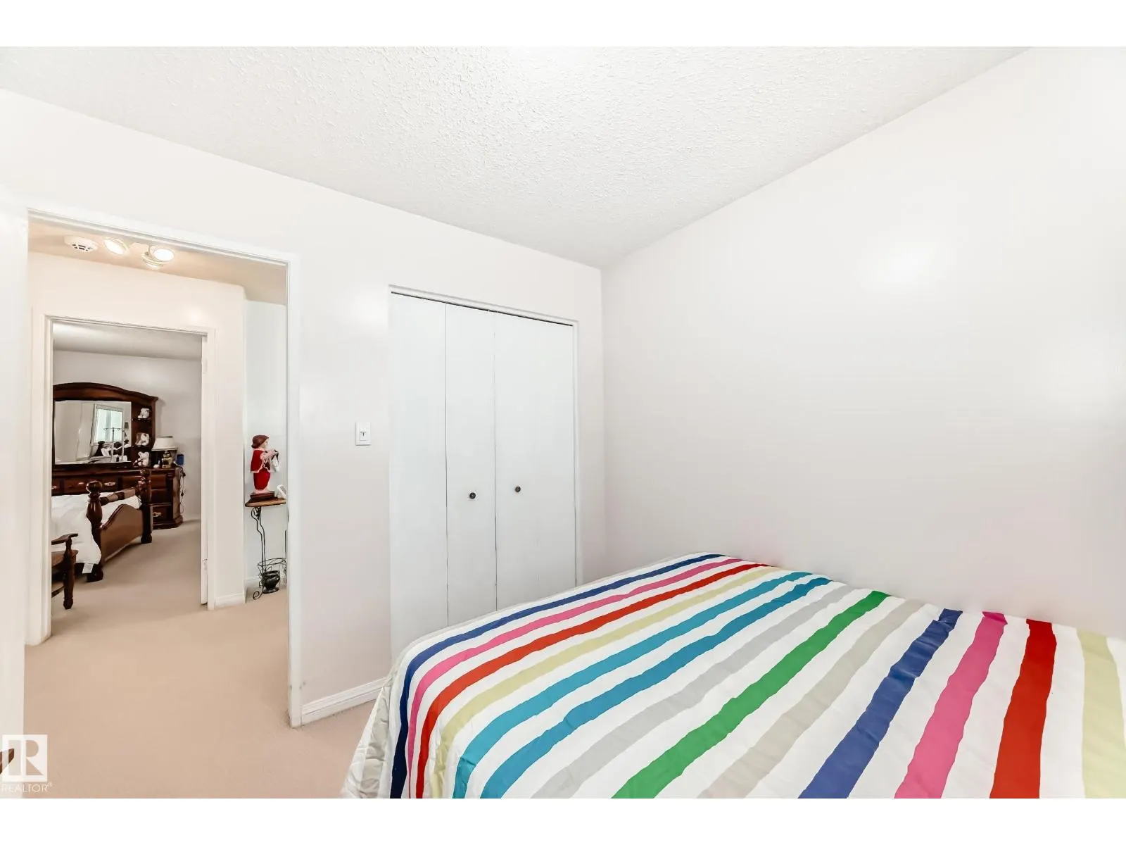 3548 33 AV NW