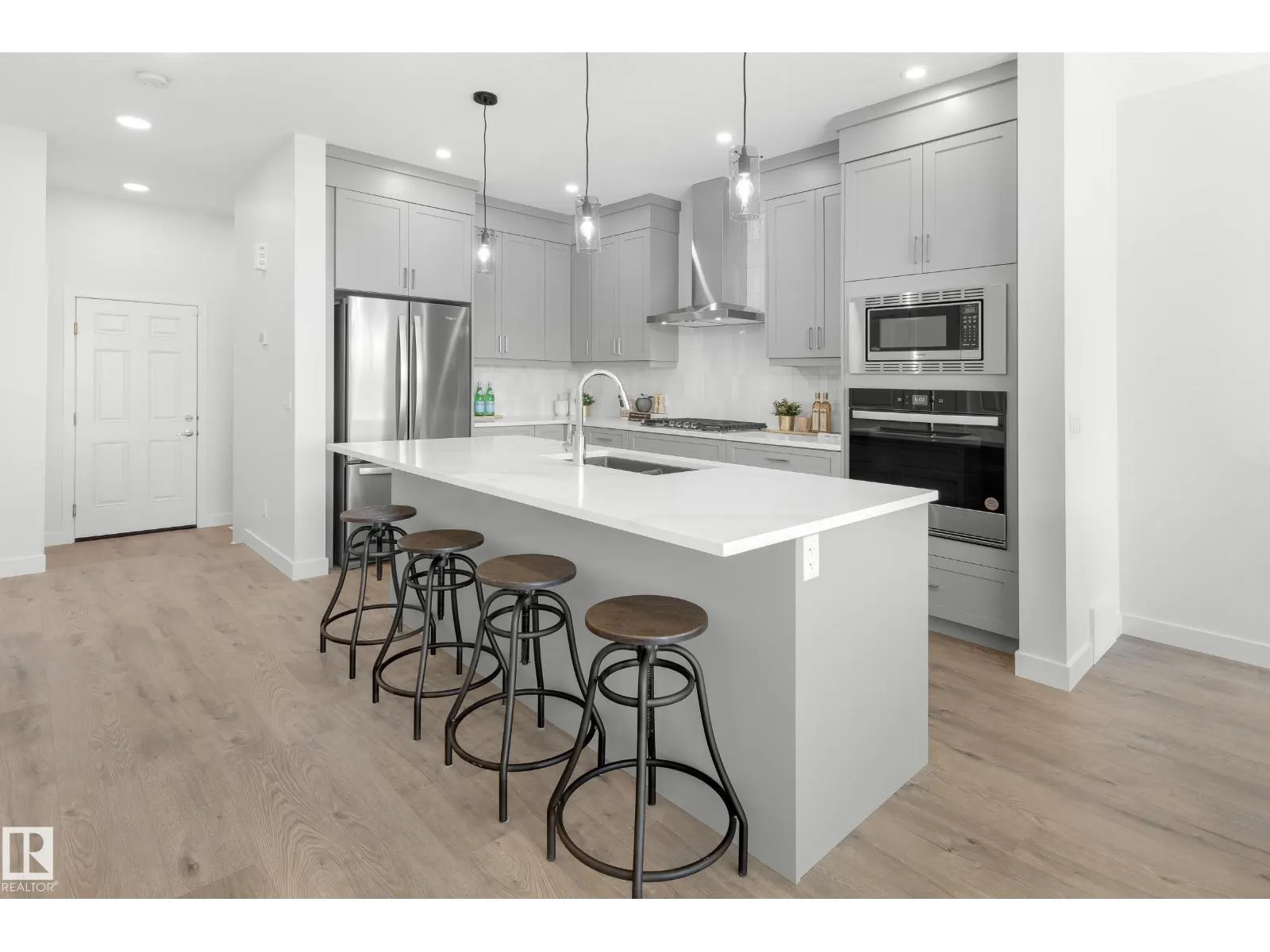 305 Paterson LI SW