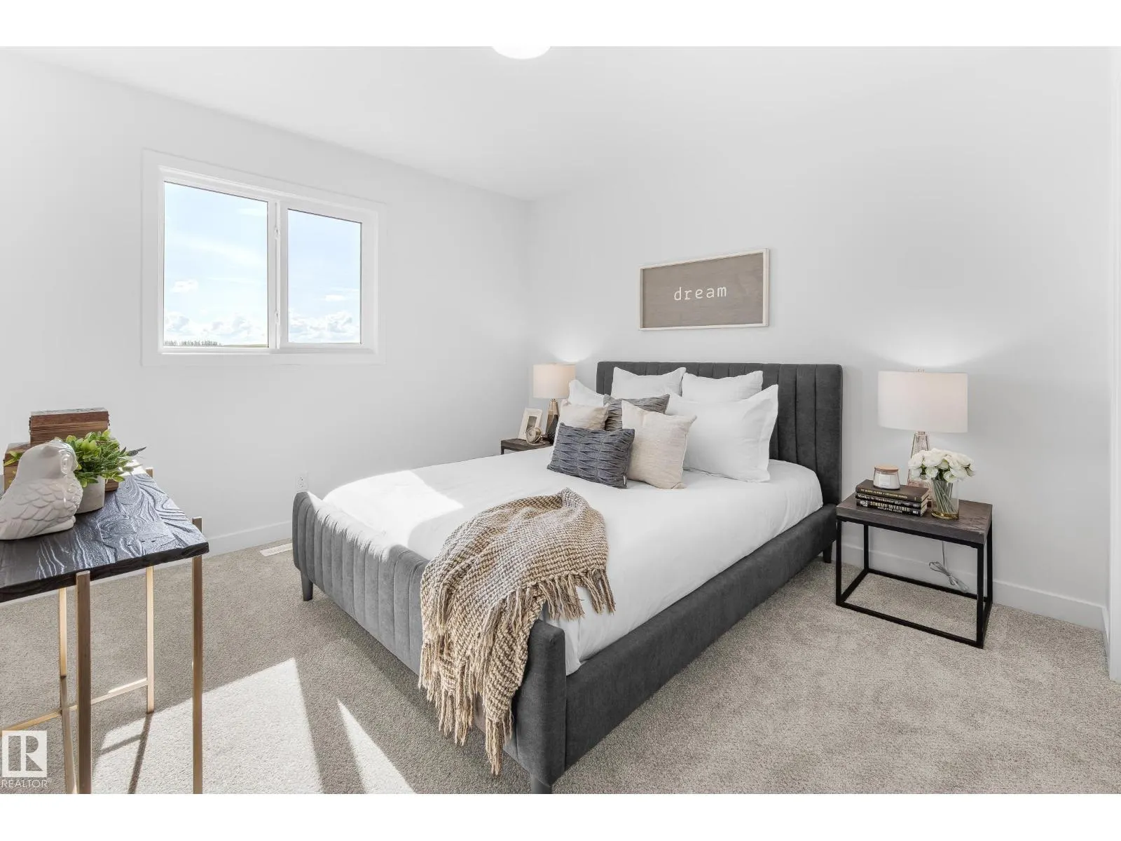 305 Paterson LI SW