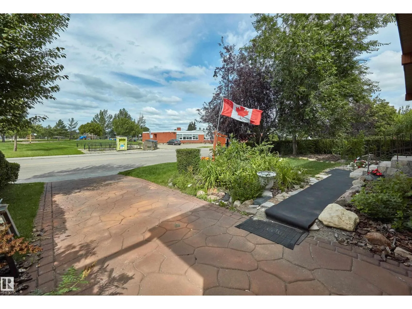 11339 54 AV NW