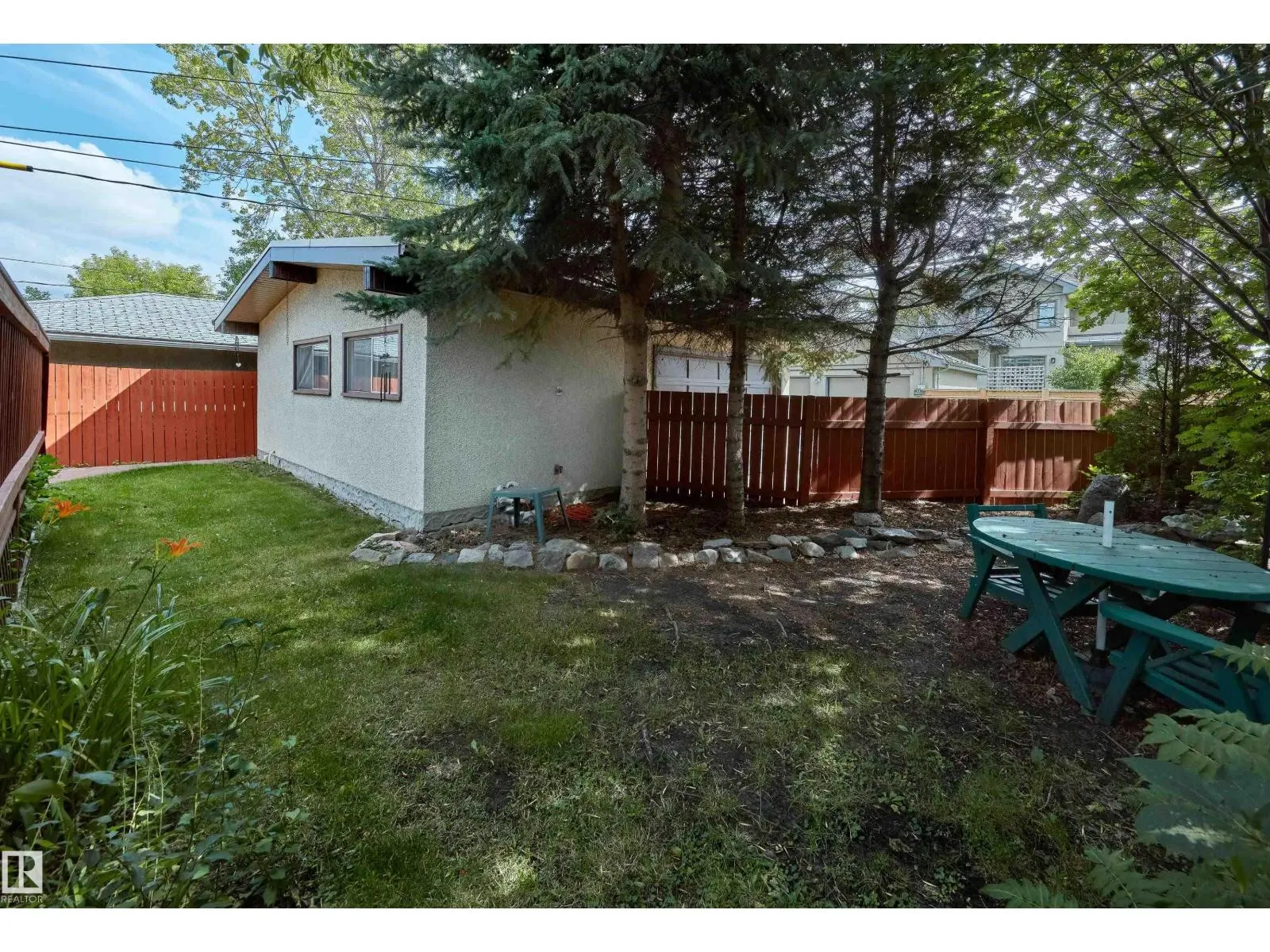 11339 54 AV NW