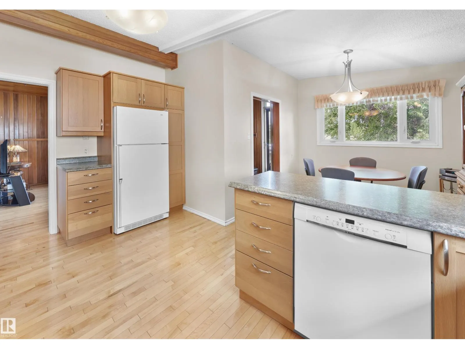 11339 54 AV NW