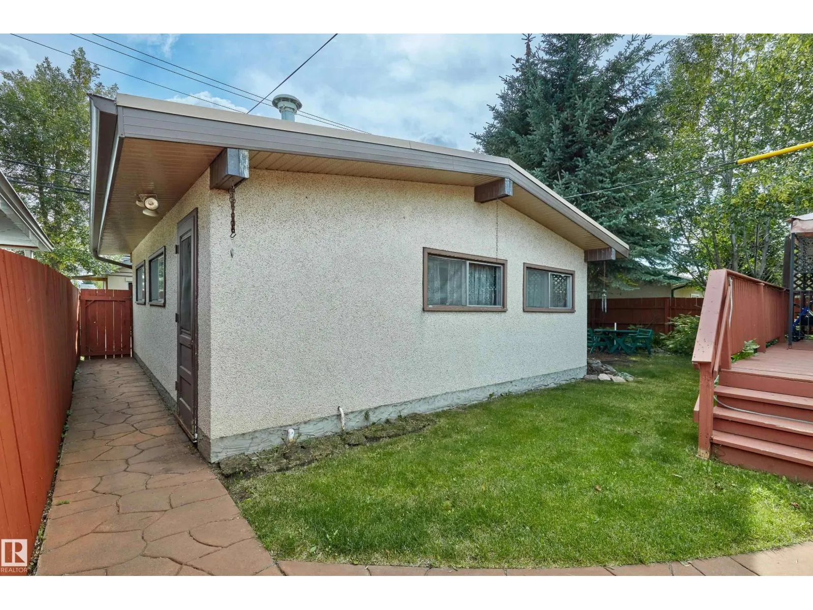 11339 54 AV NW