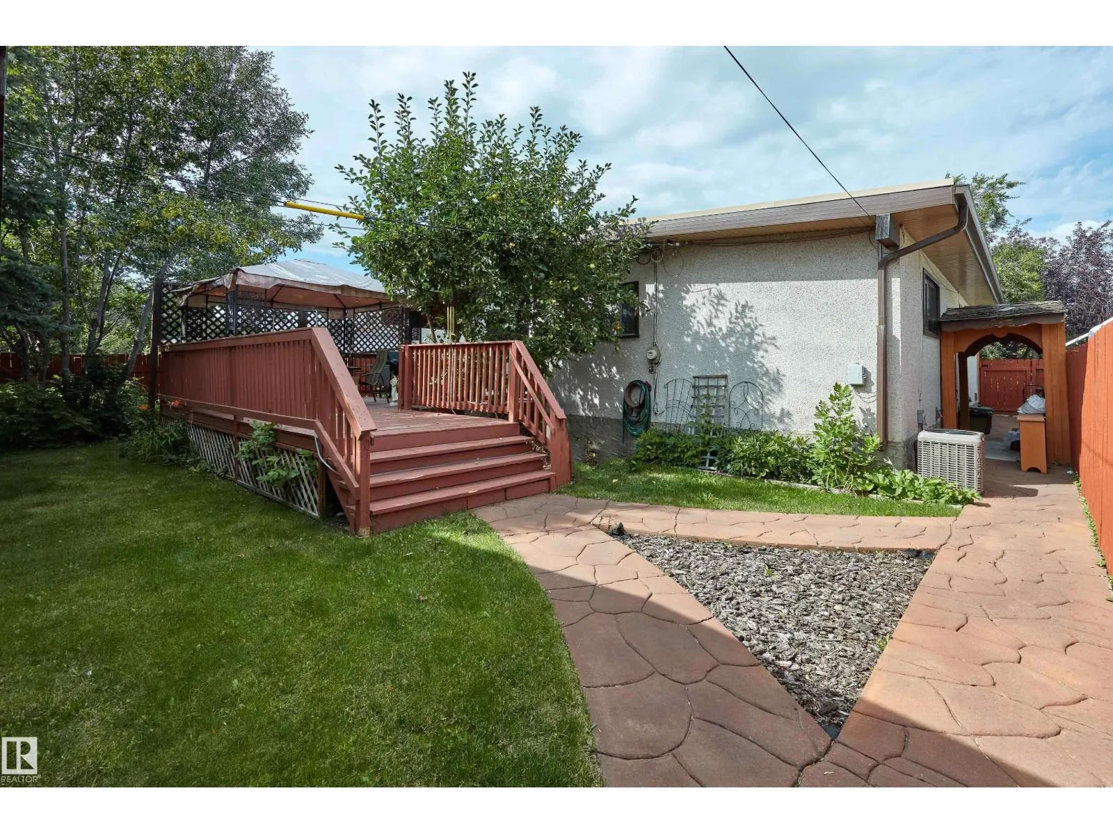 11339 54 AV NW