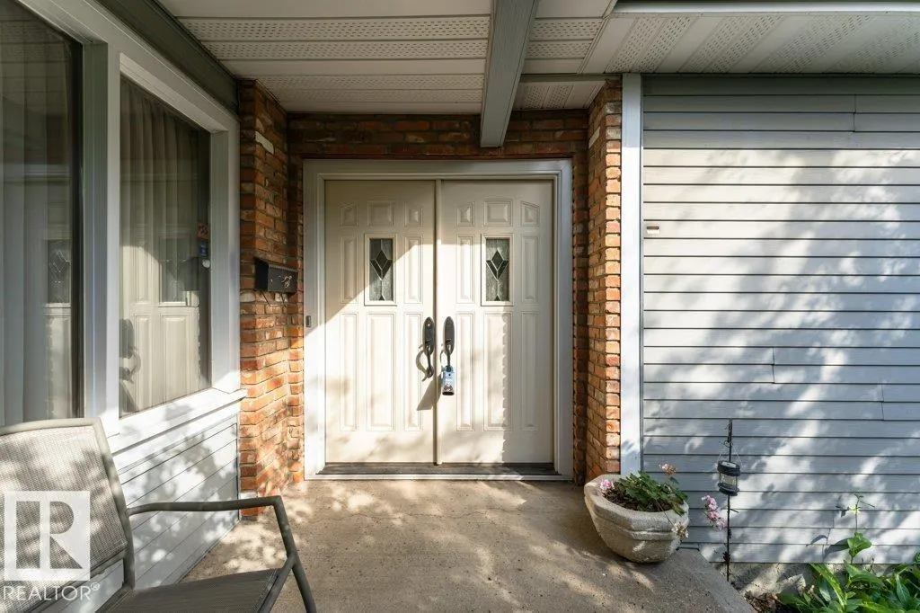 9308 176A ST NW