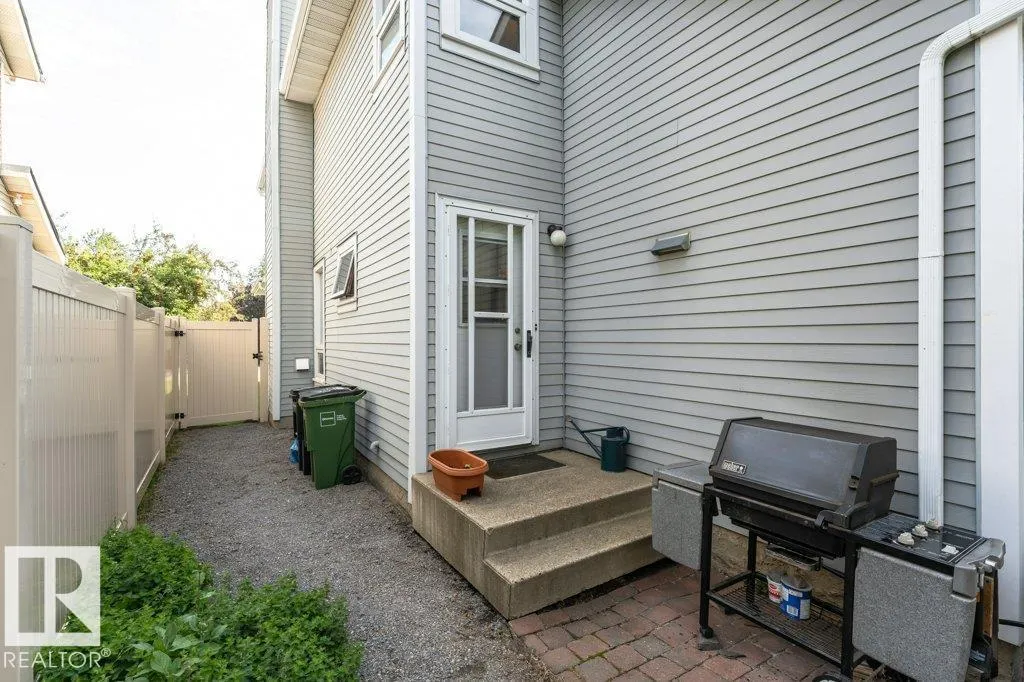 9308 176A ST NW