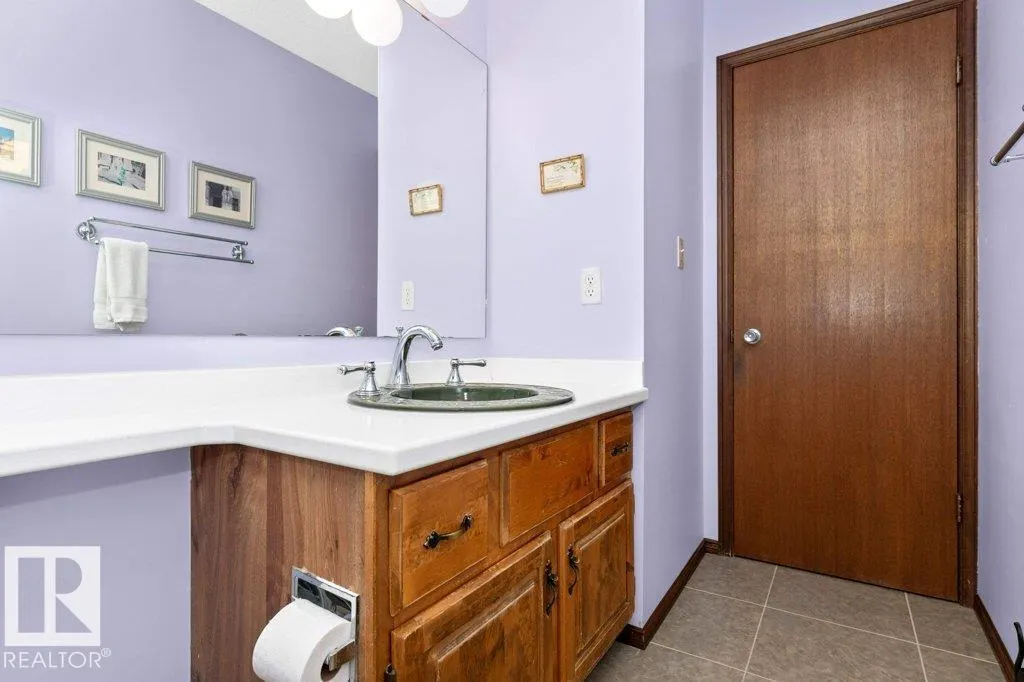 9308 176A ST NW