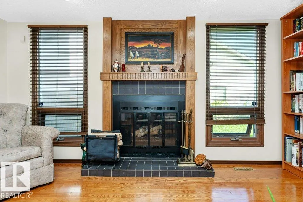 9308 176A ST NW