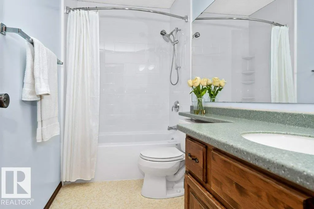 9308 176A ST NW