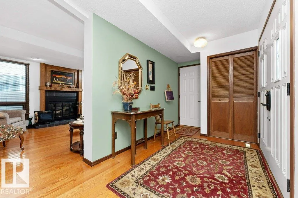 9308 176A ST NW