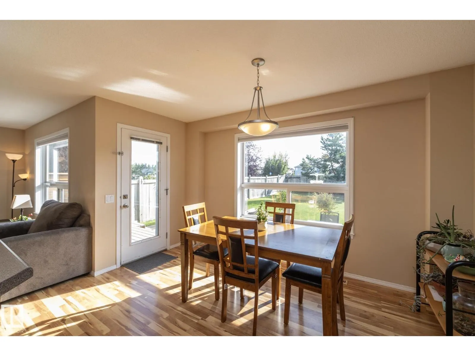 301 BIRCHWOOD DR