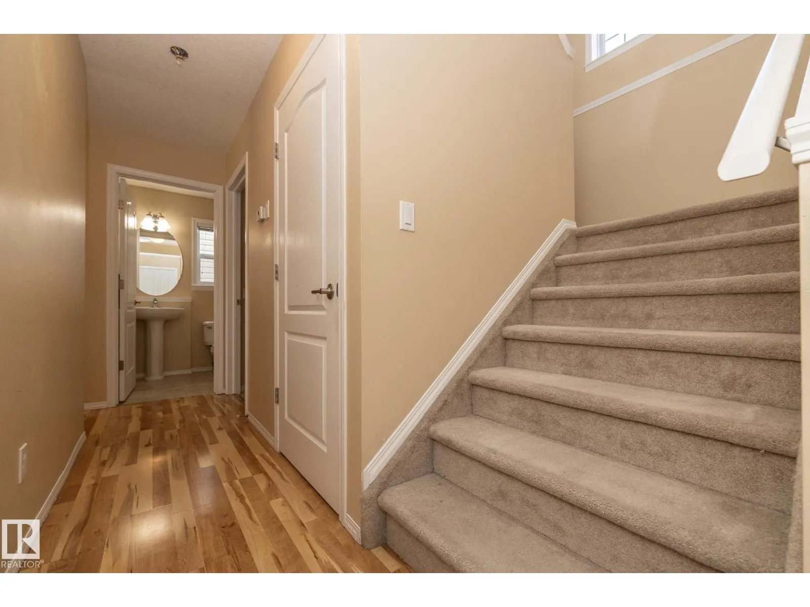 301 BIRCHWOOD DR