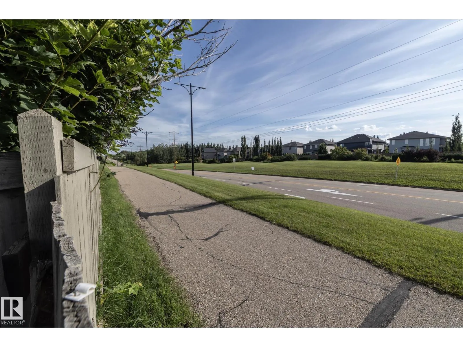 301 BIRCHWOOD DR
