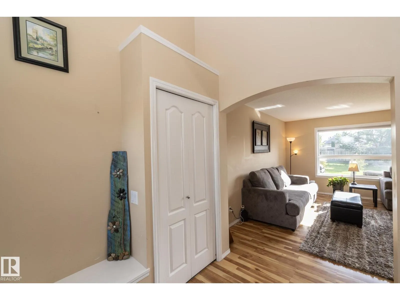 301 BIRCHWOOD DR