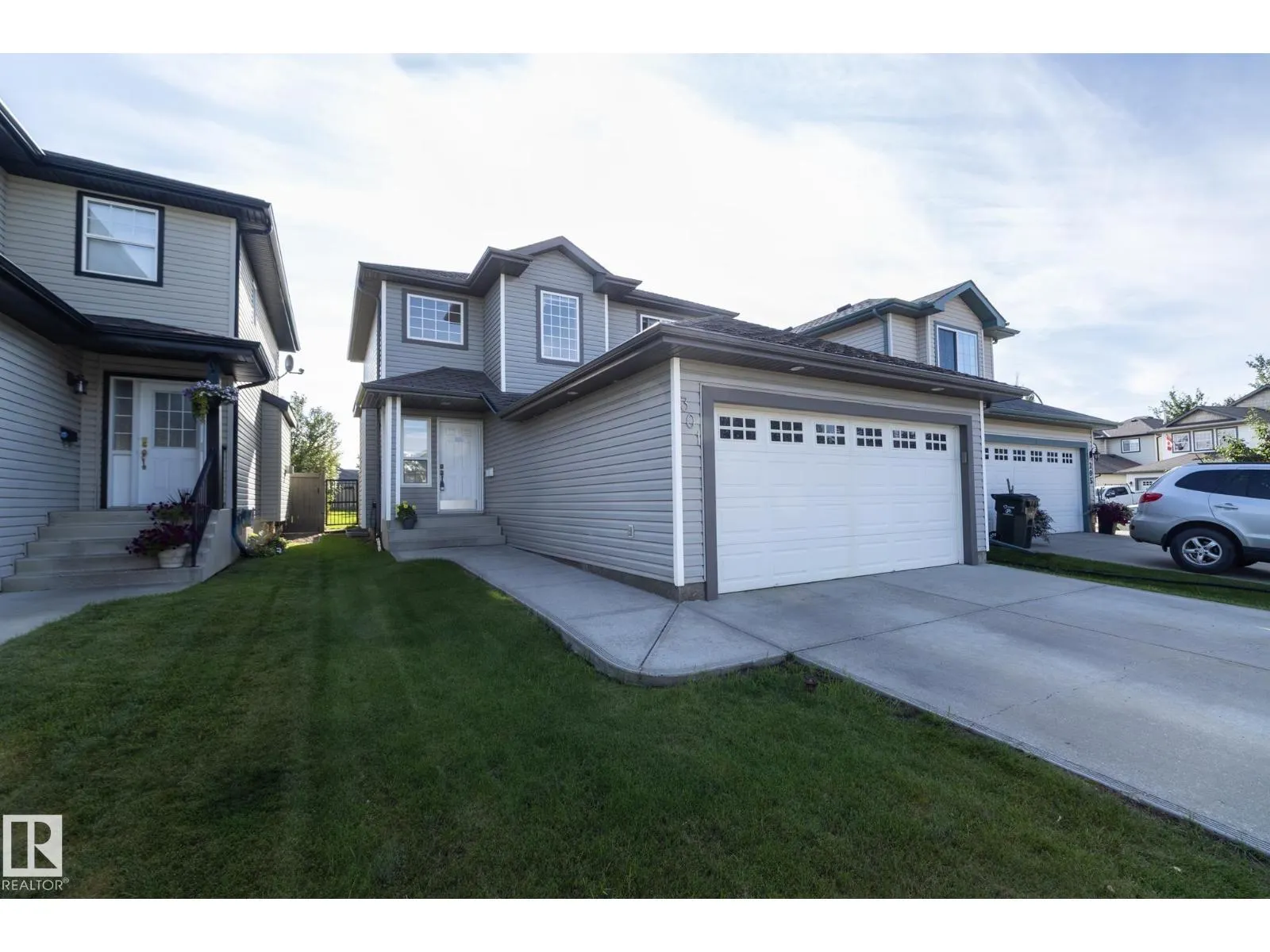 301 BIRCHWOOD DR