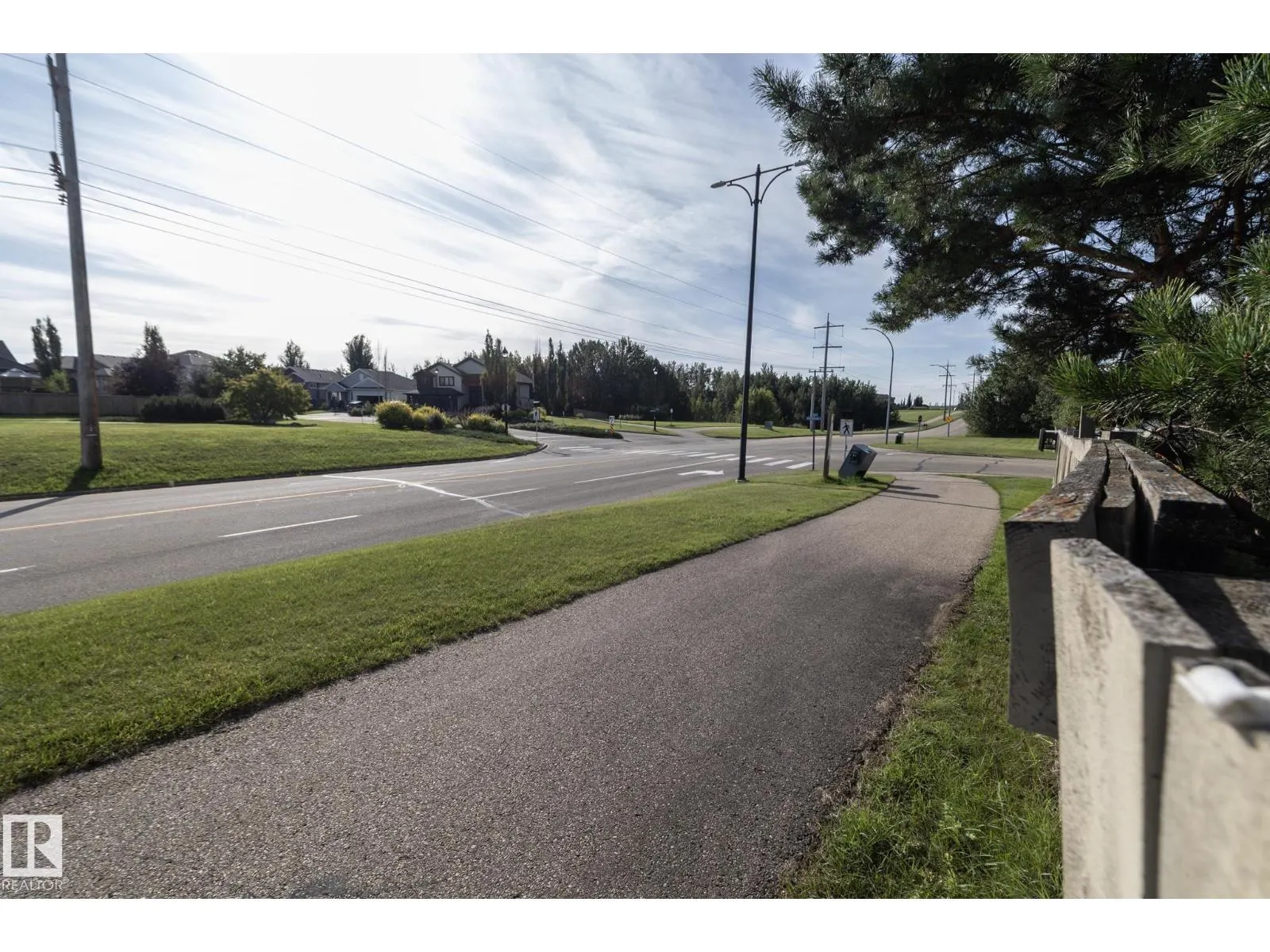301 BIRCHWOOD DR