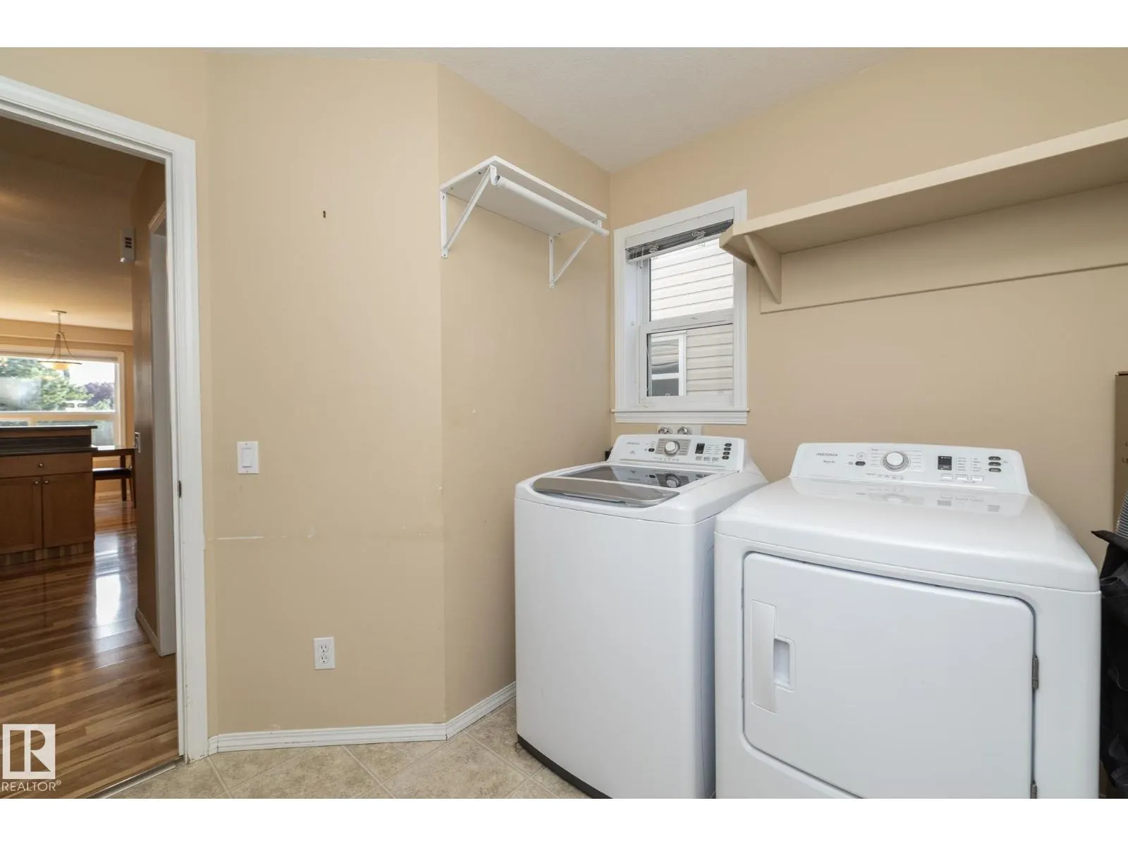 301 BIRCHWOOD DR