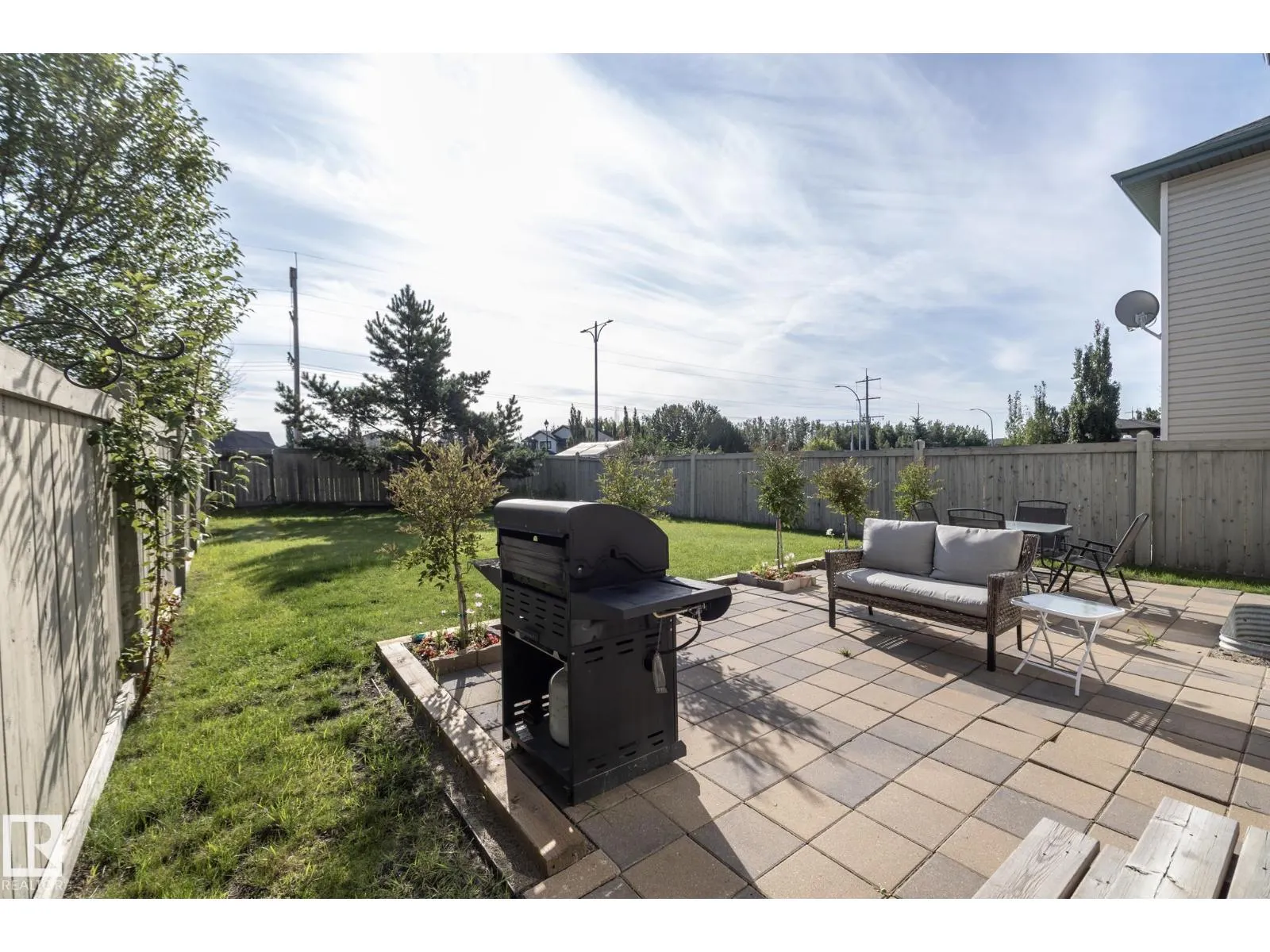 301 BIRCHWOOD DR
