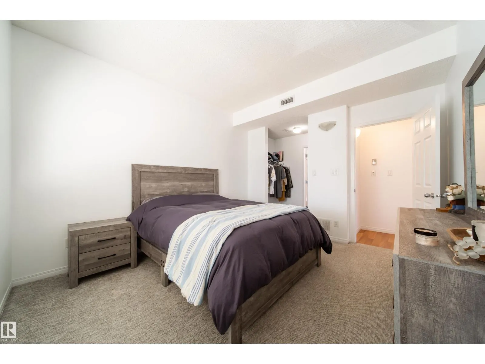 #39D 79 BELLEROSE DR