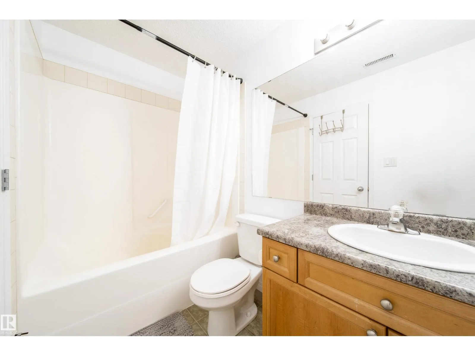 #39D 79 BELLEROSE DR