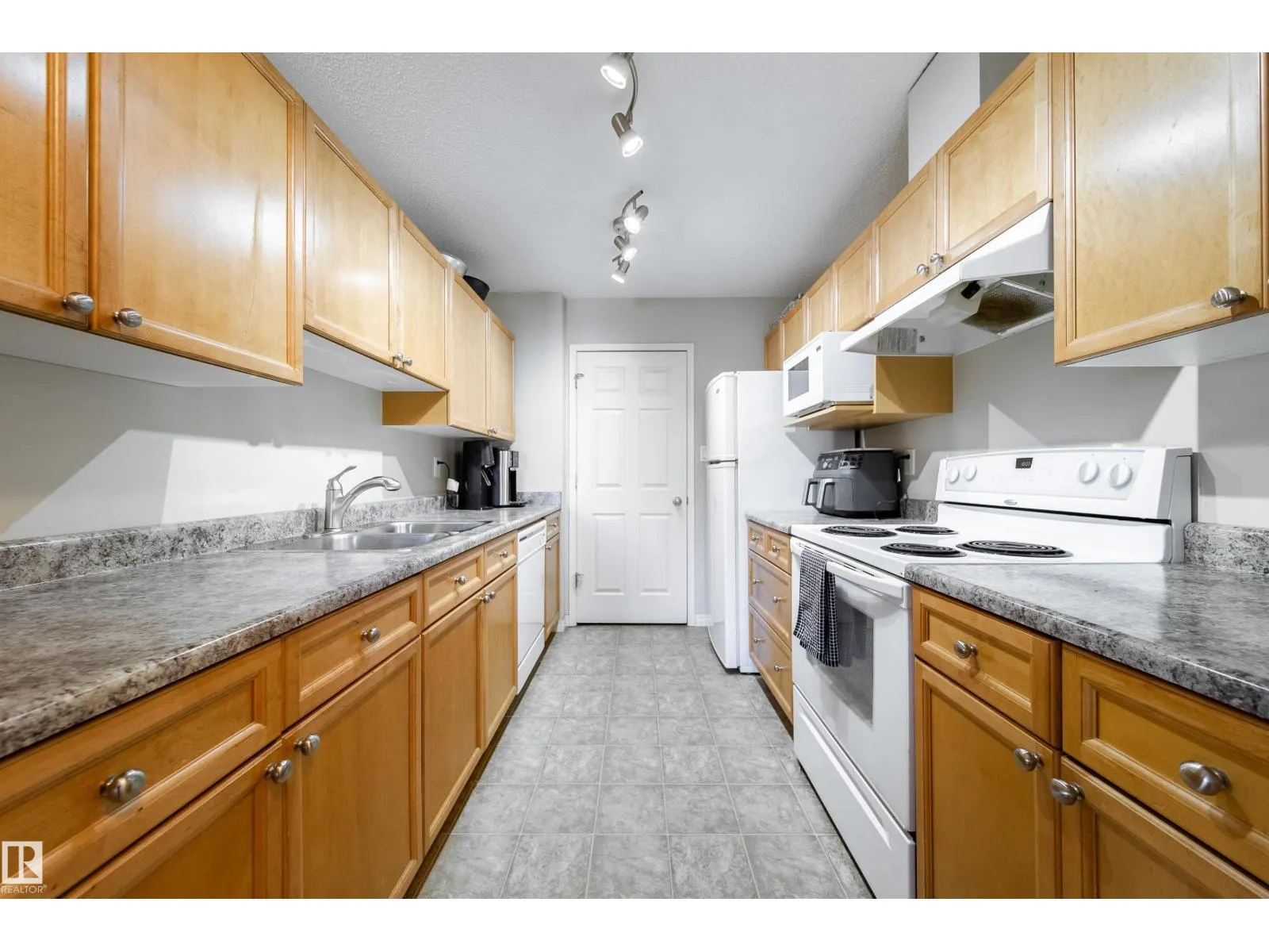 #39D 79 BELLEROSE DR