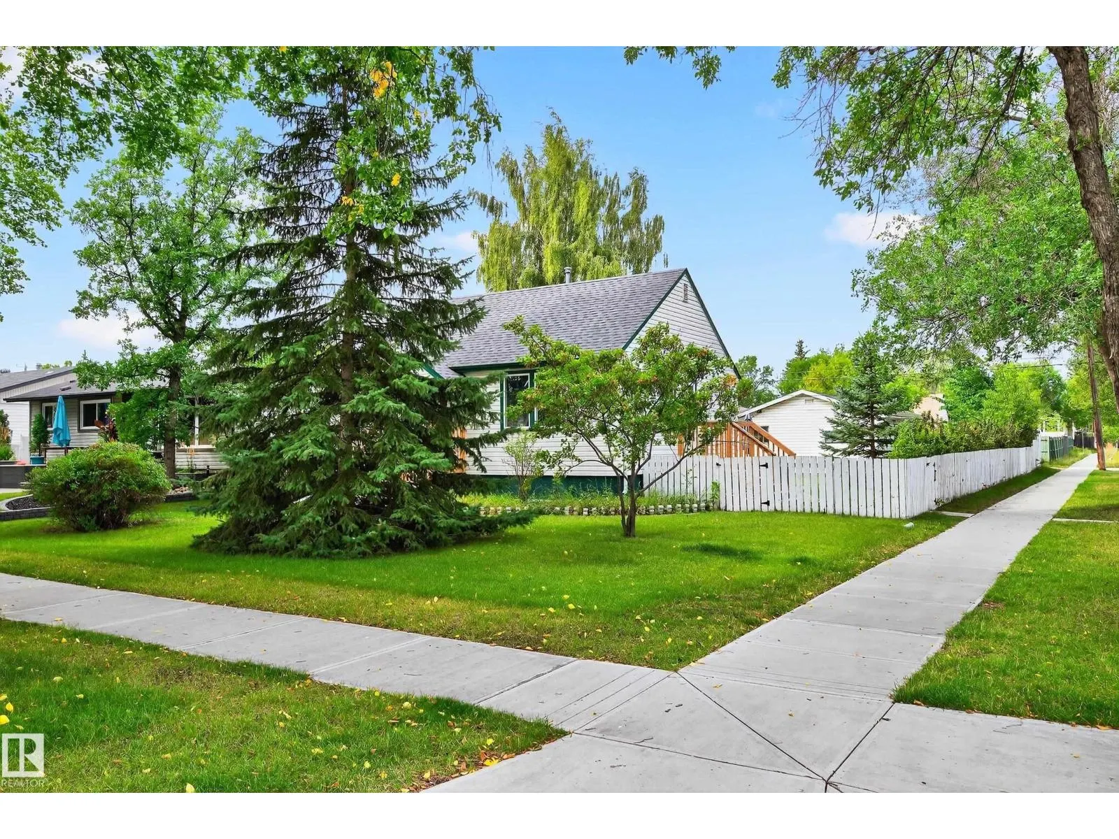 12244 79 ST NW