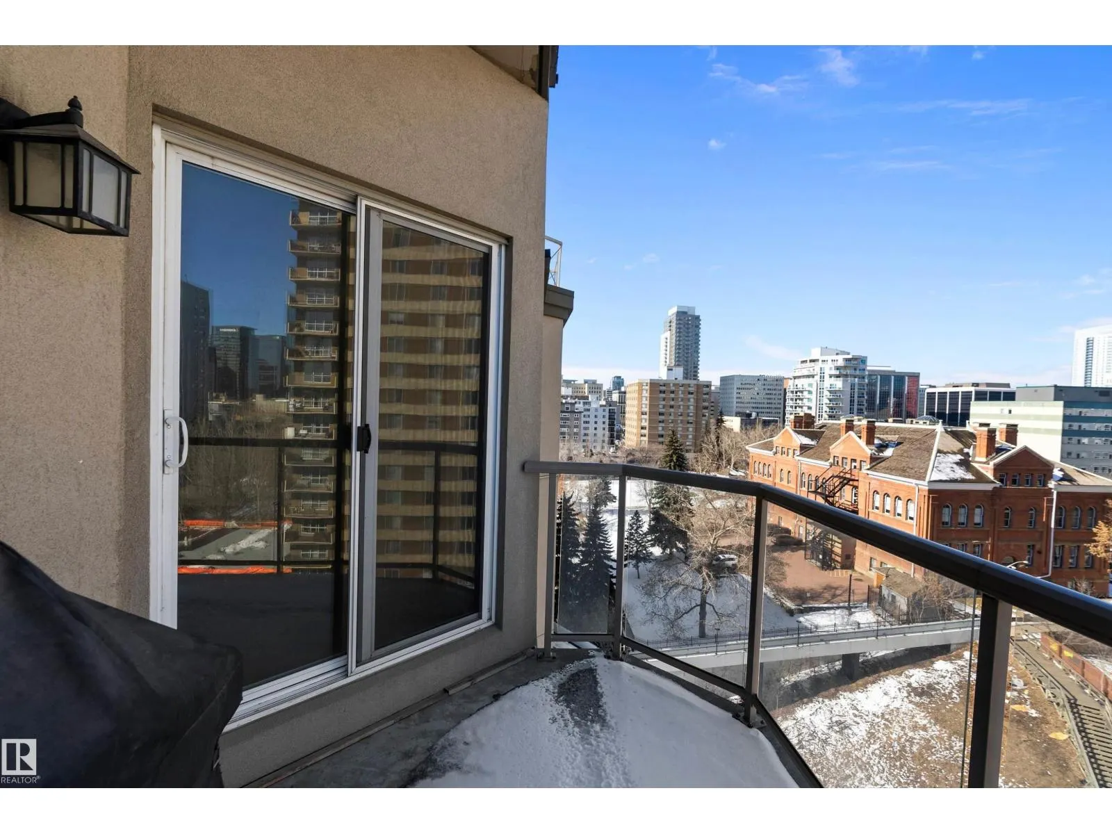 #1301 9819 104 ST NW