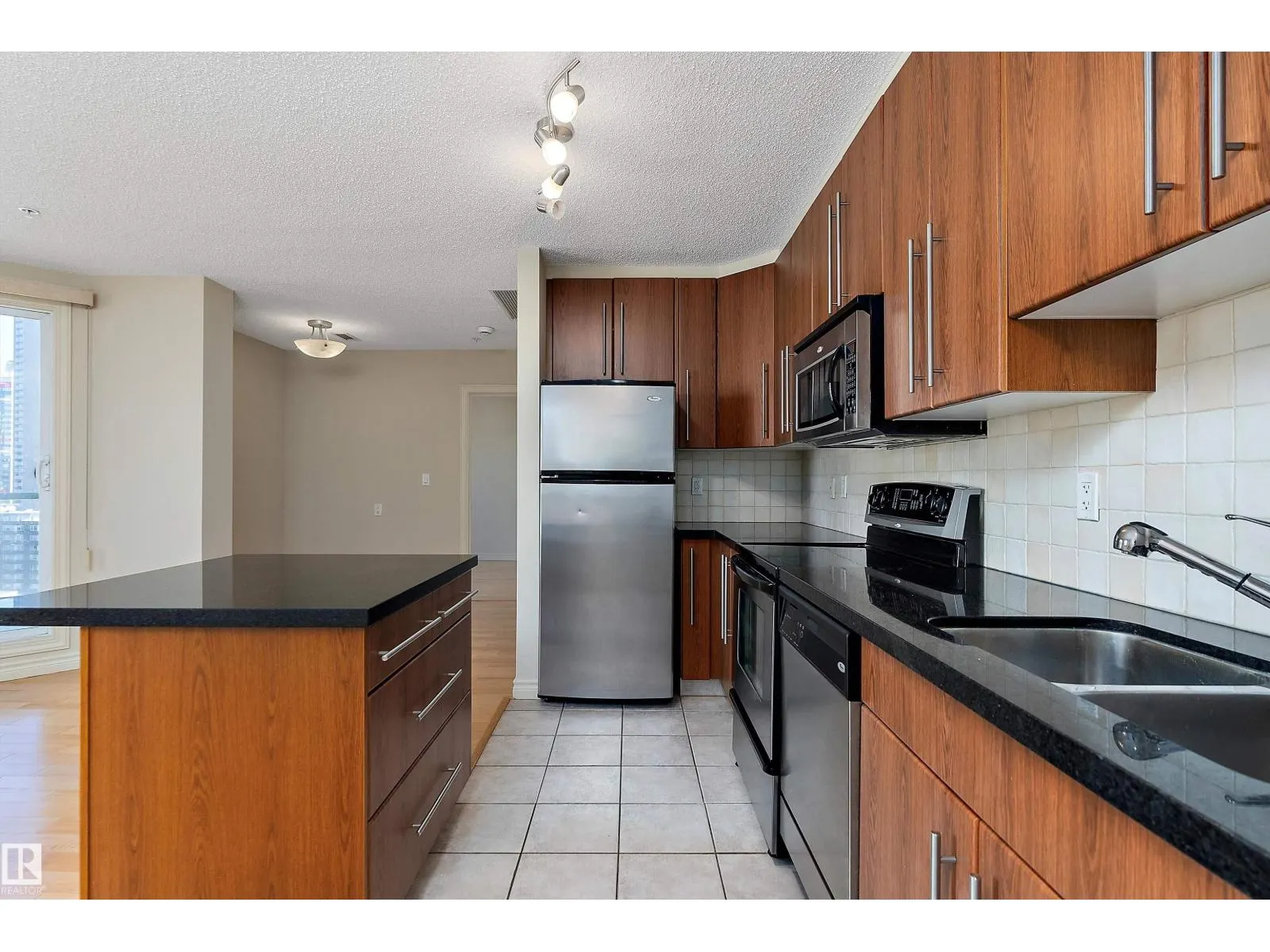 #1301 9819 104 ST NW