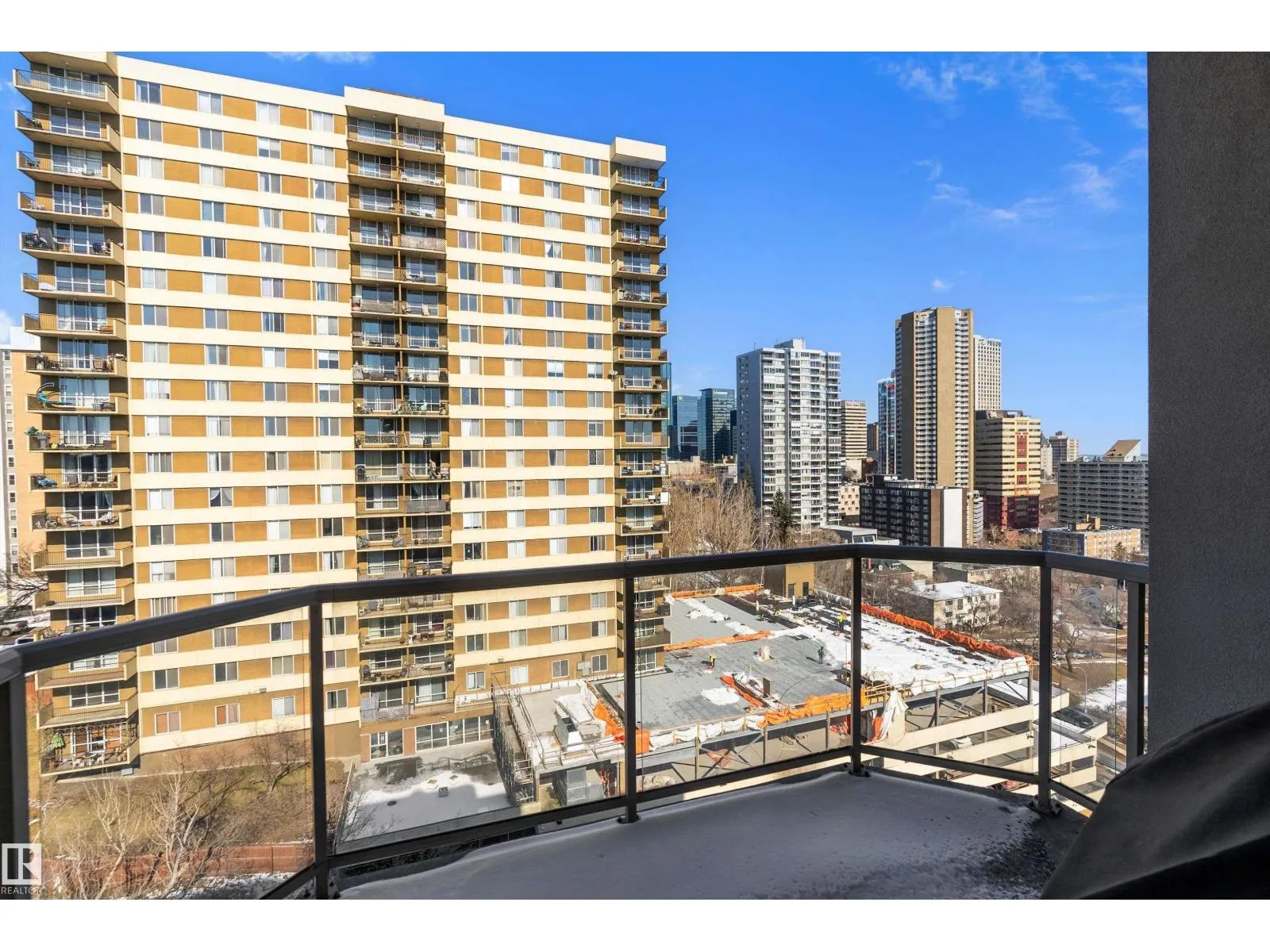 #1301 9819 104 ST NW