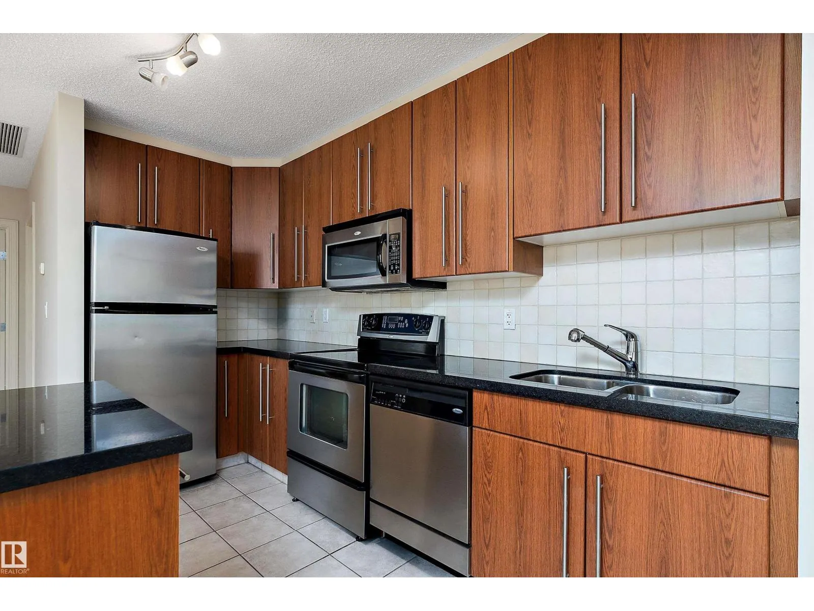 #1301 9819 104 ST NW