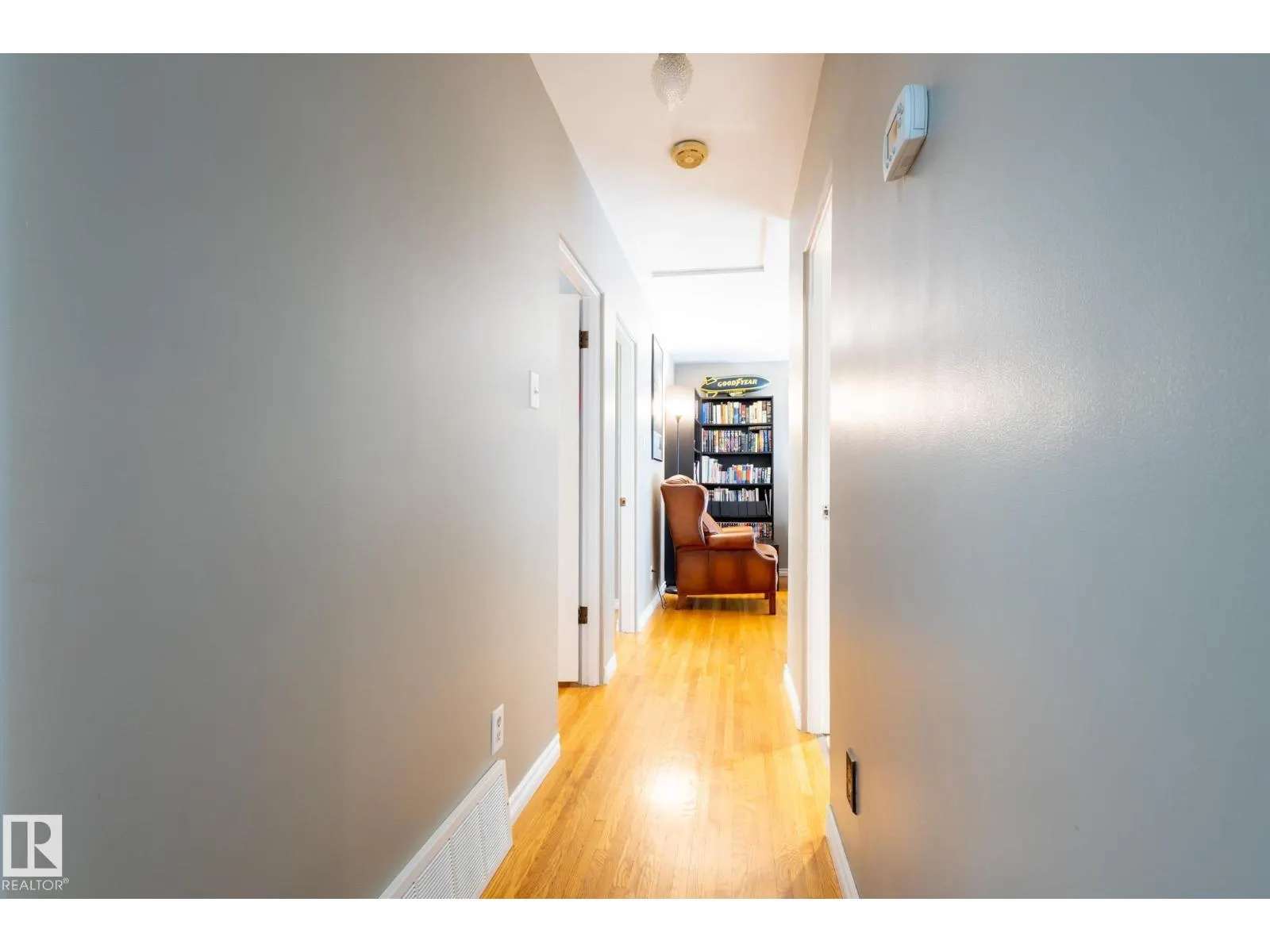 9015 157 ST NW