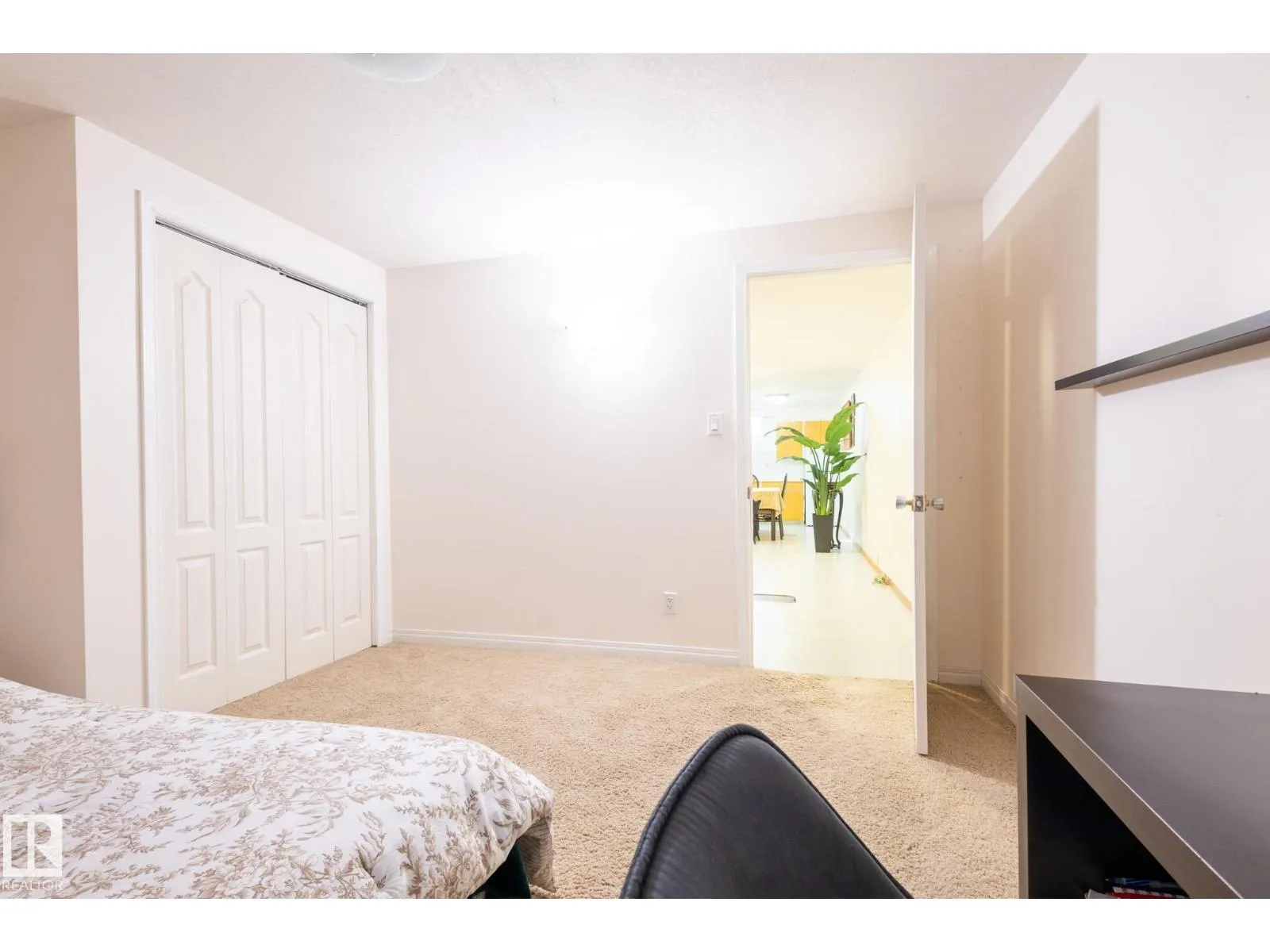 9015 157 ST NW