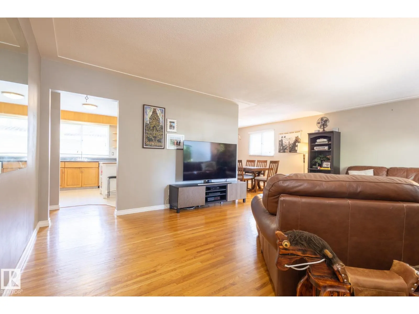 9015 157 ST NW