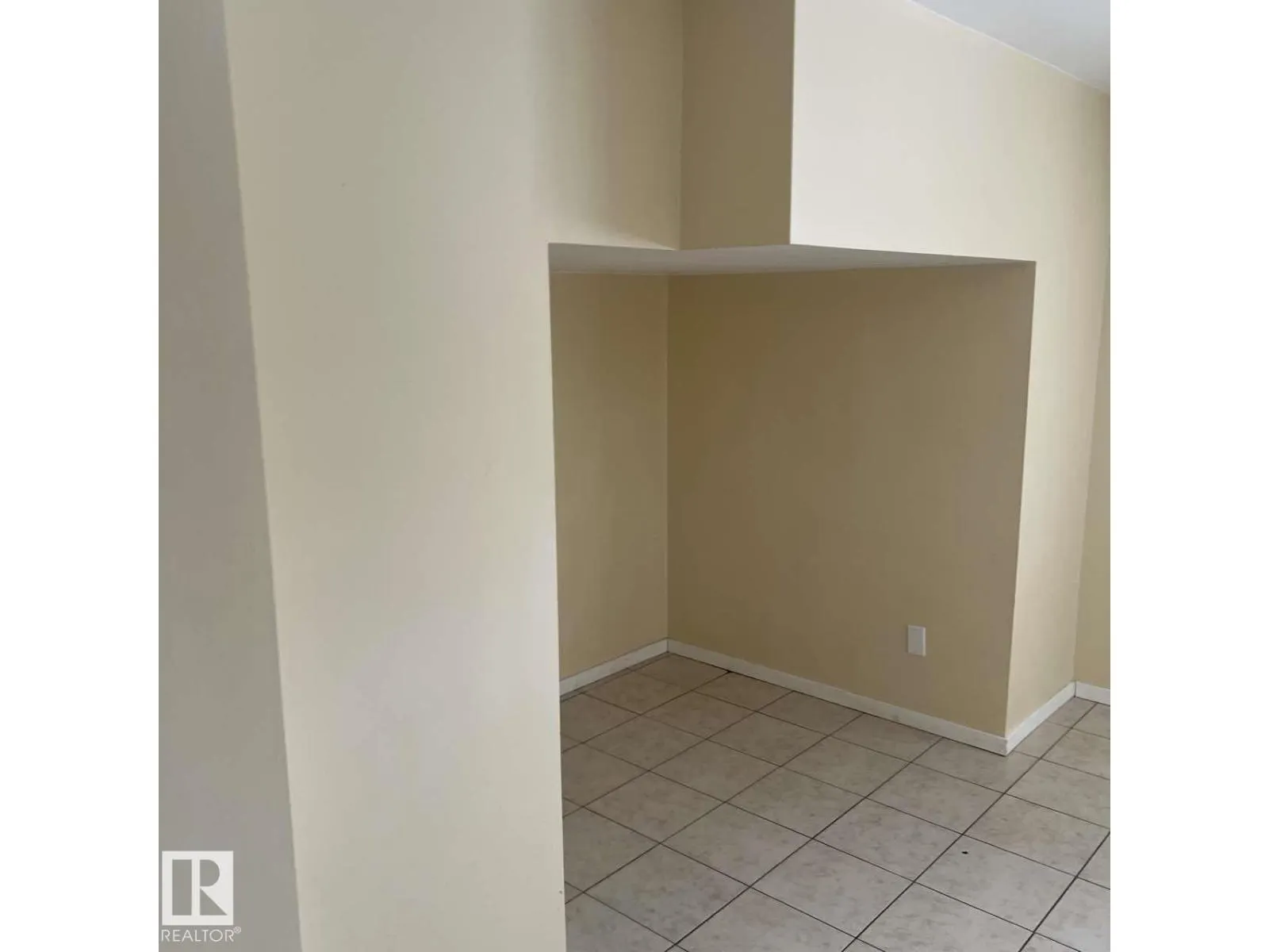 9518 106 AV NW