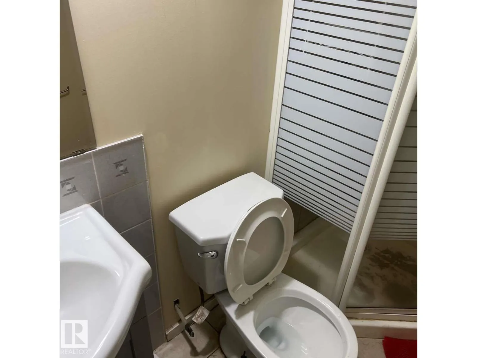 9518 106 AV NW