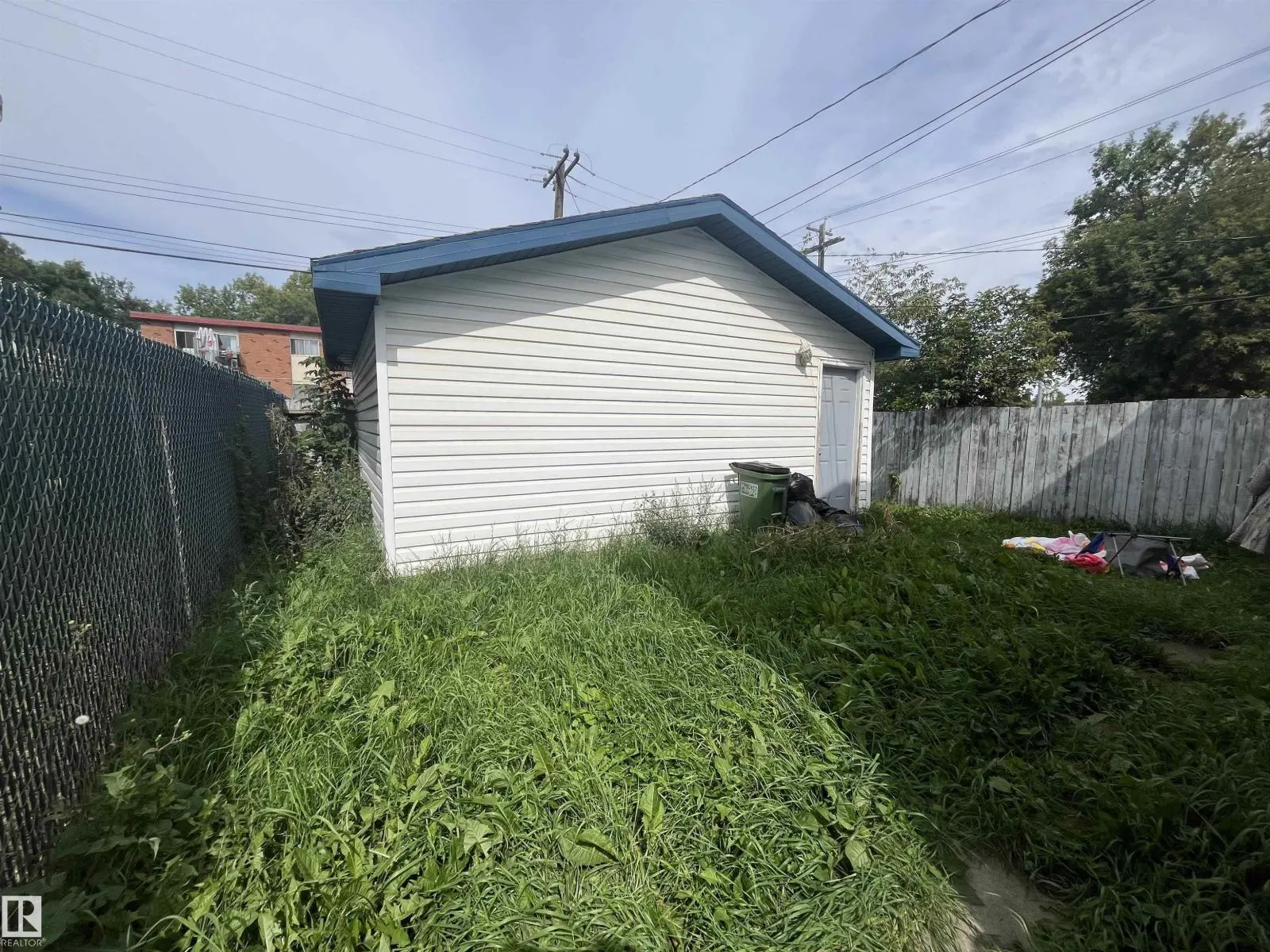 9518 106 AV NW