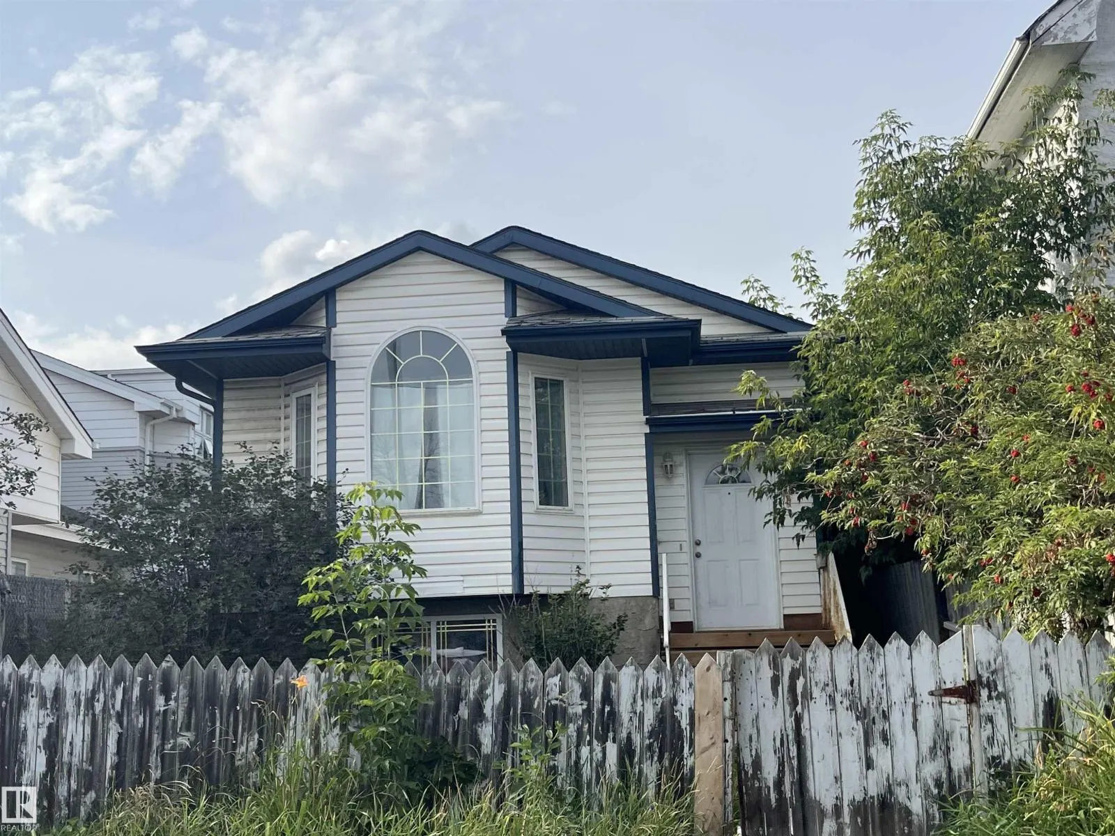 9518 106 AV NW