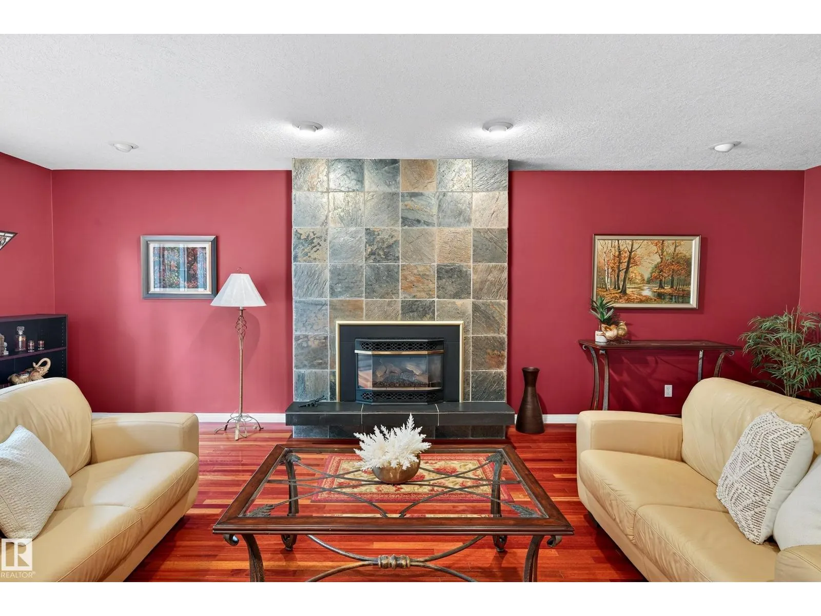 8 GREENWOOD PL
