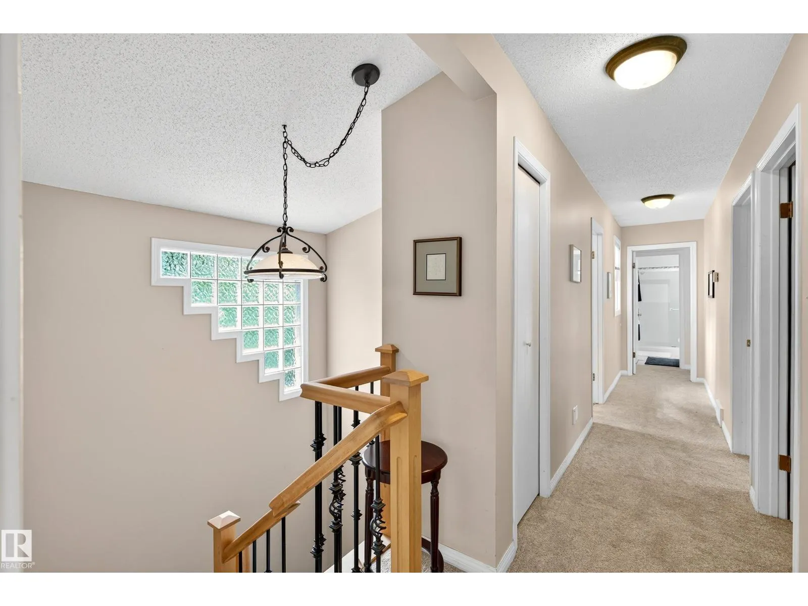 8 GREENWOOD PL