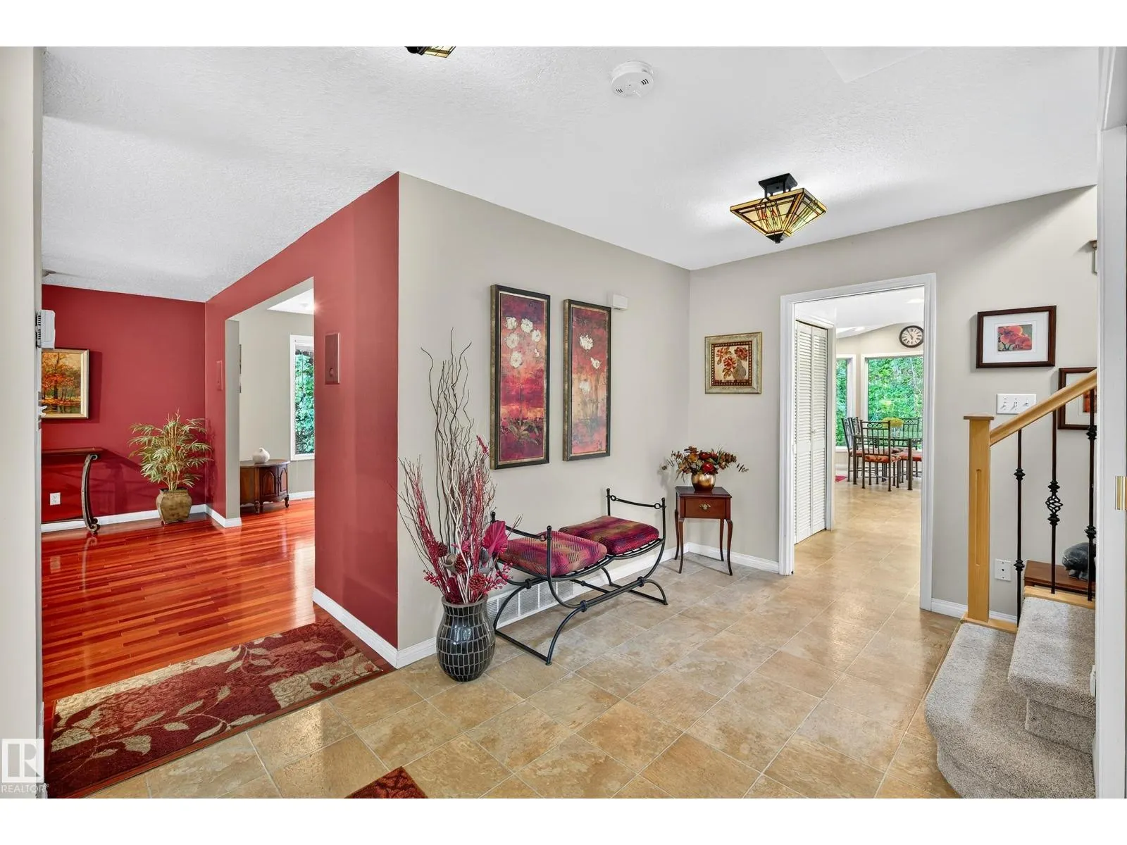 8 GREENWOOD PL