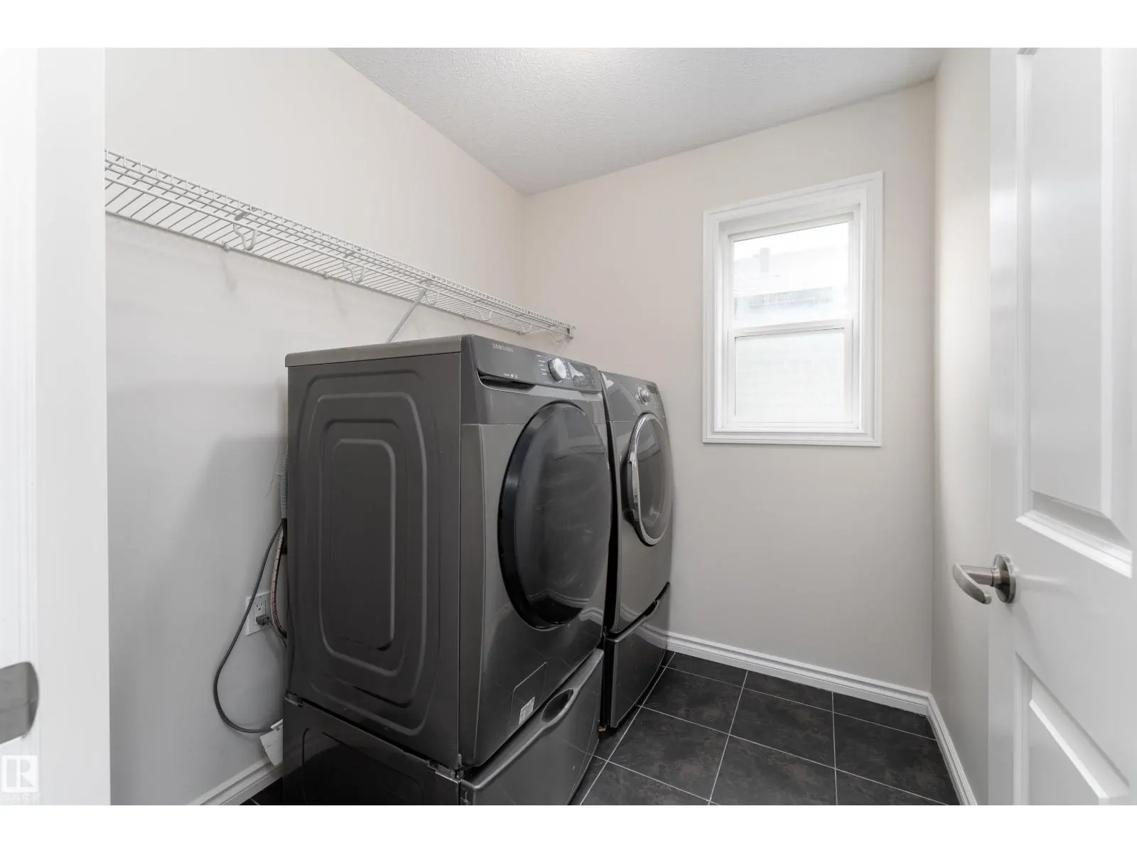 1075 MCCONACHIE BV NW