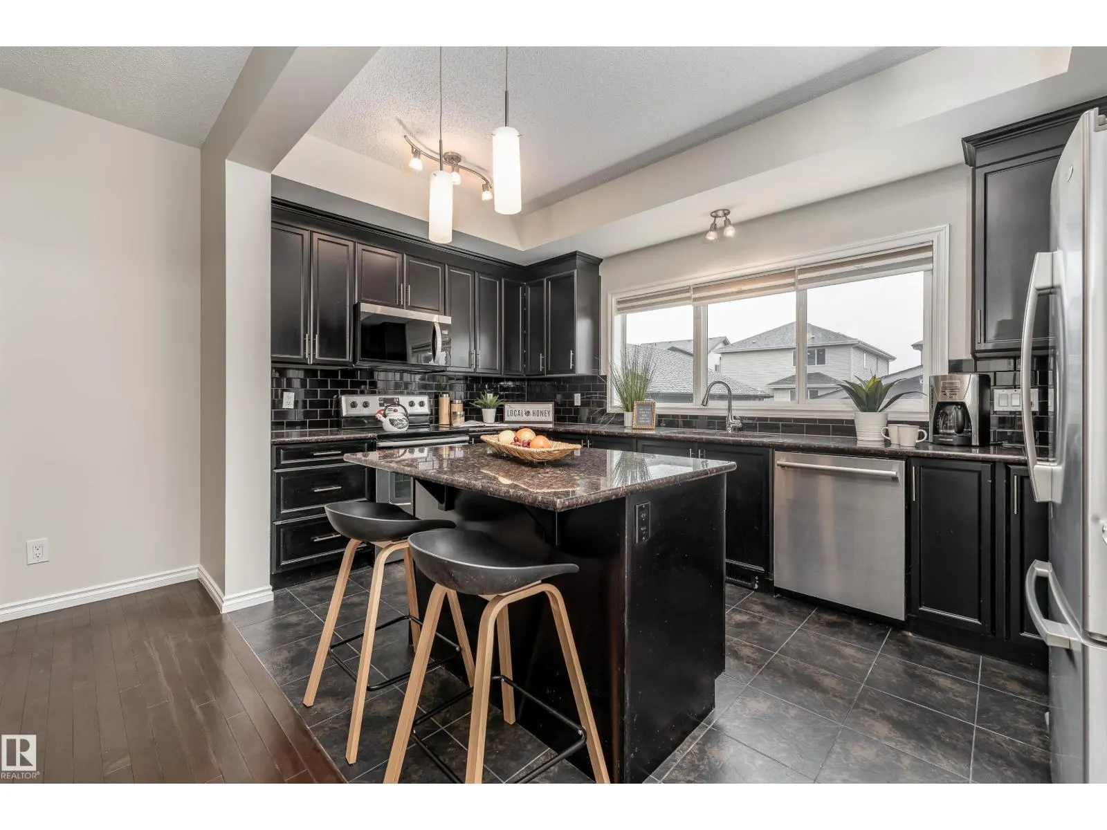 1075 MCCONACHIE BV NW